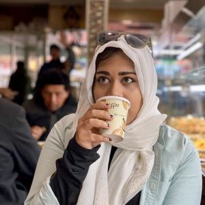 Meet your Posher, Farha